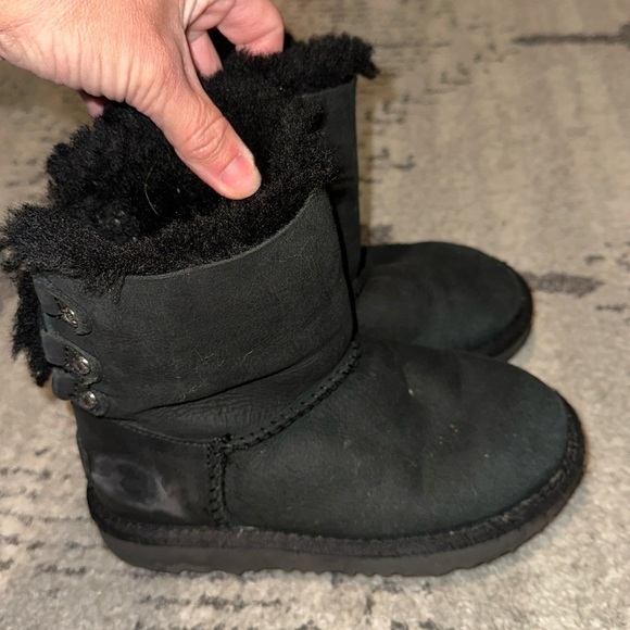 Girls UGG Black Boots size 13 - Picture 1 of 6